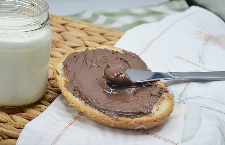 Walnut and Cocoa Cream